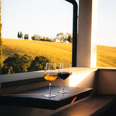 Podere Il Fornacino Farm stay *